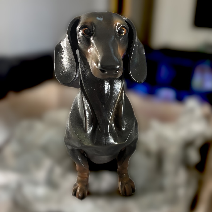 Figurine du teckel Boris, imprimée en 3D et peinte à la main